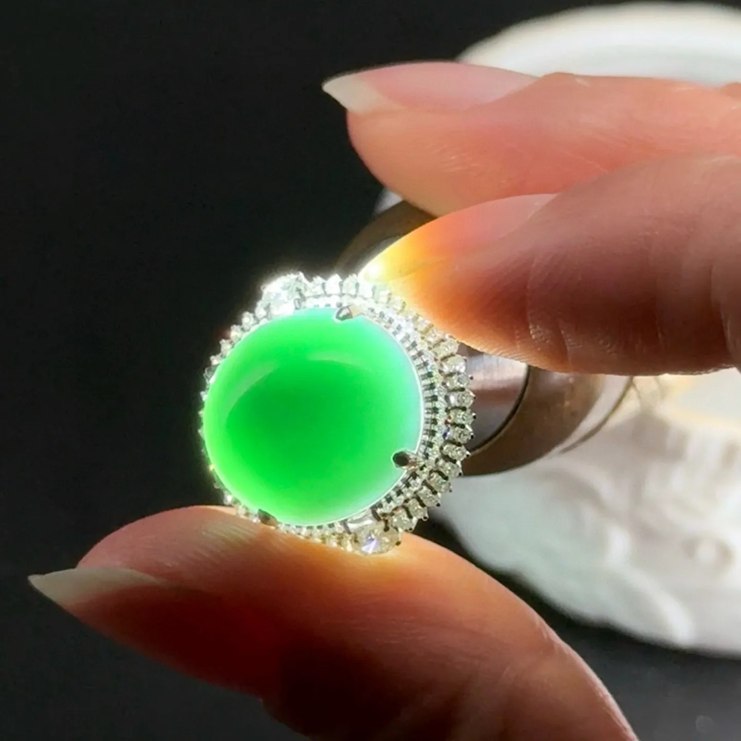 满钻豪镶墨翠大女戒 种好色正 黑度极好 打灯通透 油性十足