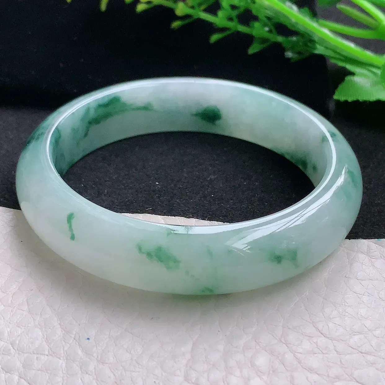 Nc自然光57*13.8*8平安镯 天然缅甸翡翠a 货冰飘花宽边玉镯子