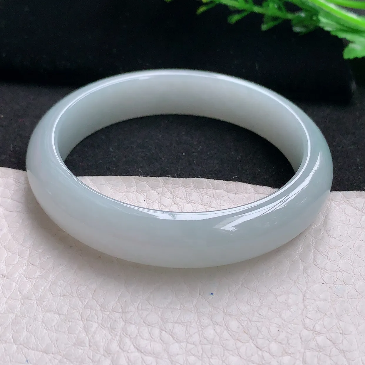 ll自然光57*12.3*7.6平安镯 天然缅甸翡翠a 货白月光宽边玉镯子 玉手环