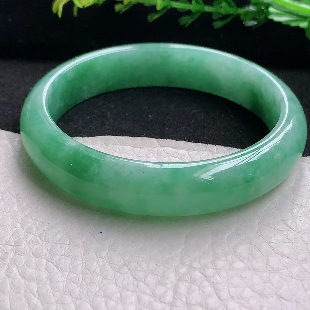 xh自然光57.5*12.8*7平安镯 天然缅甸翡翠冰胶满绿宽边玉镯子