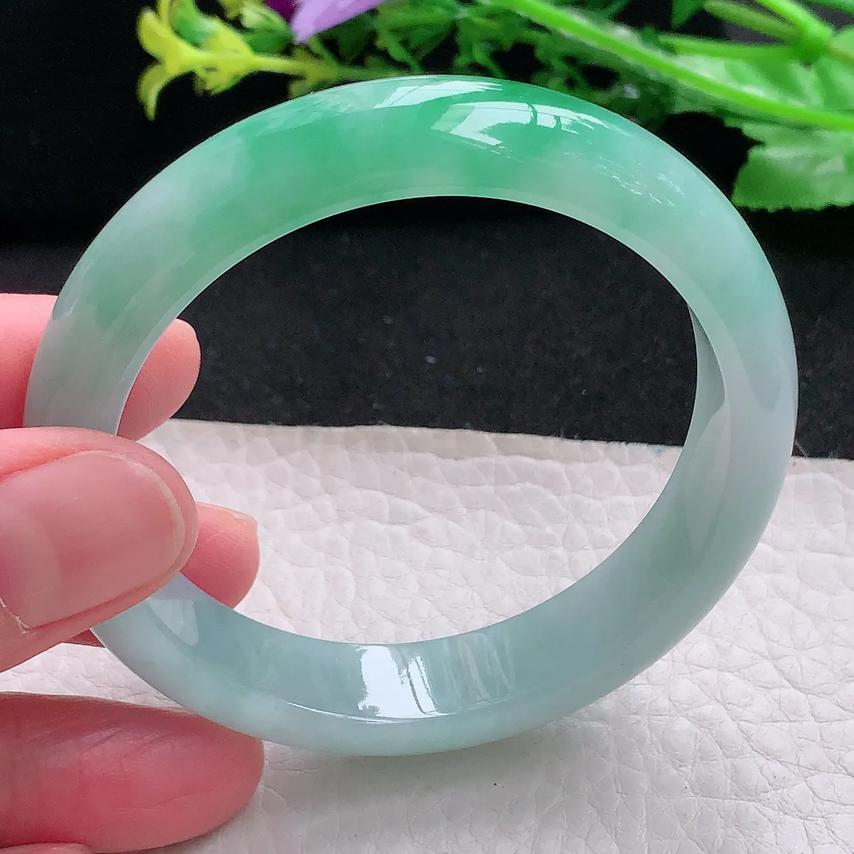 yh自然光53*12.3*7.5平安镯 天然缅甸翡翠飘绿水润飘阳绿宽边玉镯子