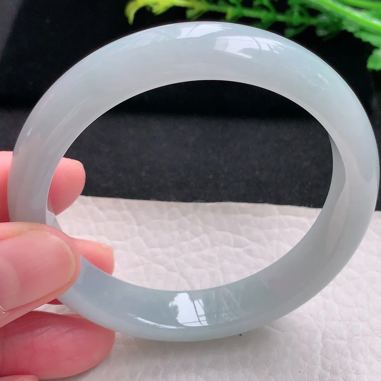 ll自然光57*12.3*7.6平安镯 天然缅甸翡翠a 货白月光宽边玉镯子 玉手环