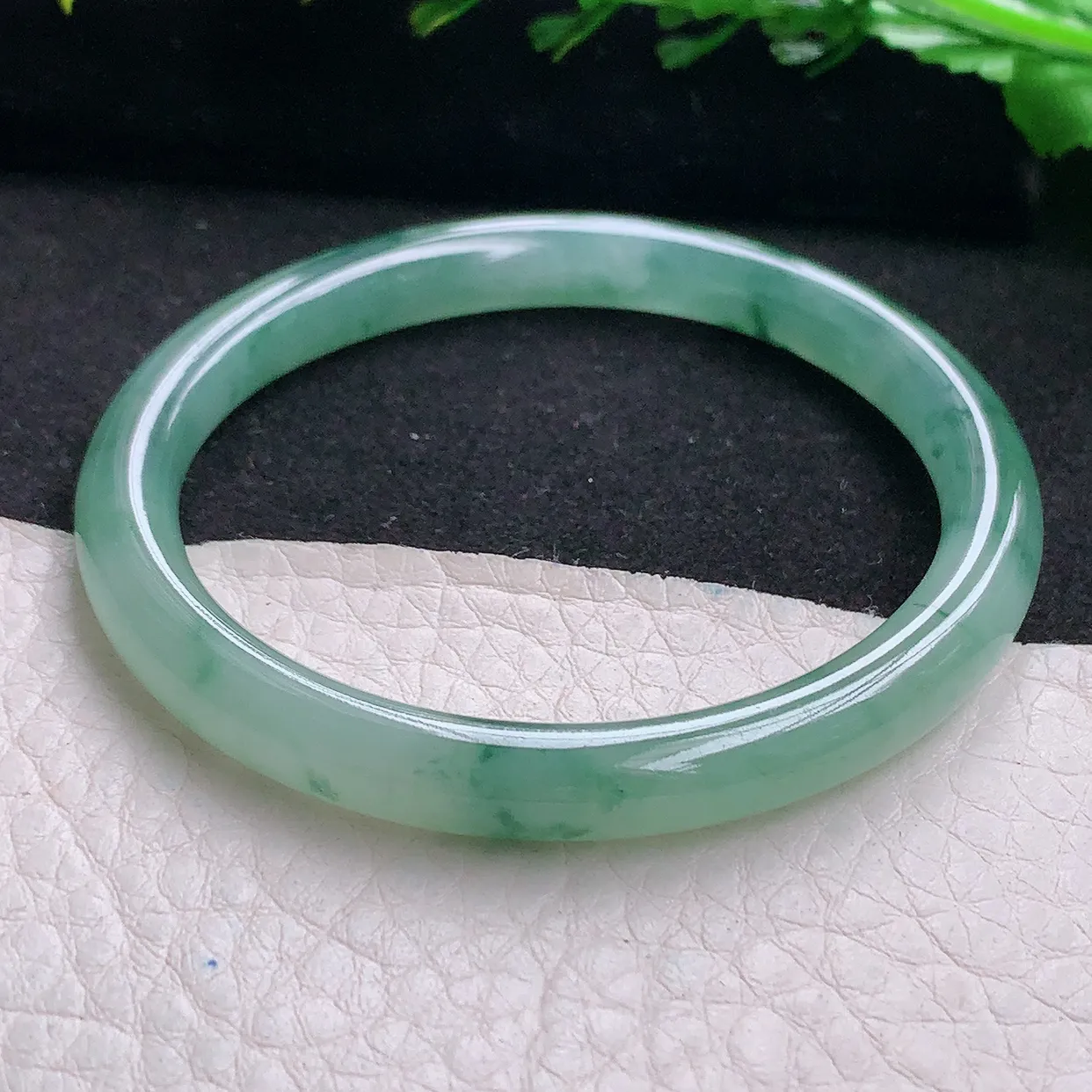 xh小圈口53.8*48*6.6贵妃圆镯 天然缅甸翡翠冰飘花圆条蛋形玉镯子