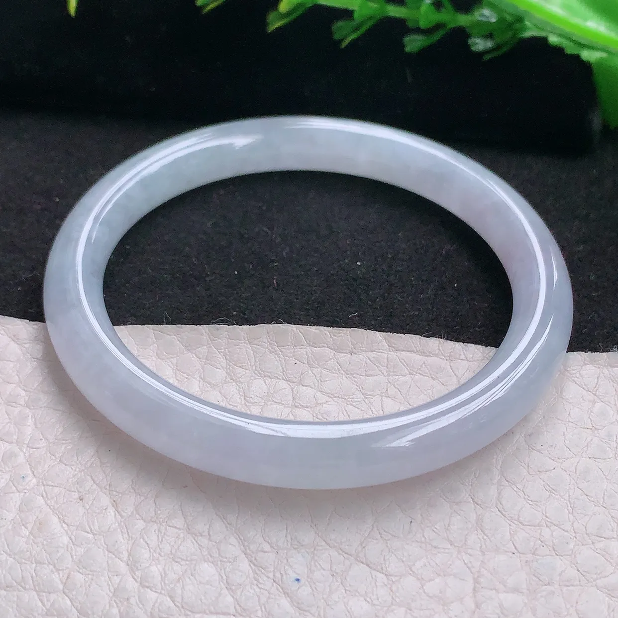 n小圈口51*7.2*7叮当镯 天然缅甸翡翠a 货白月光圆条玉镯子 玉手环