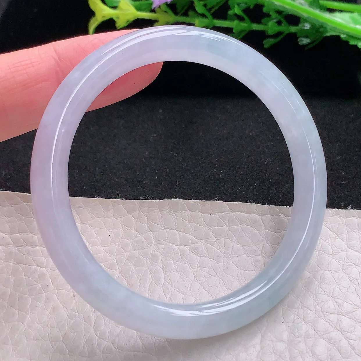 n小圈口51*7.2*7叮当镯 天然缅甸翡翠a 货白月光圆条玉镯子 玉手环