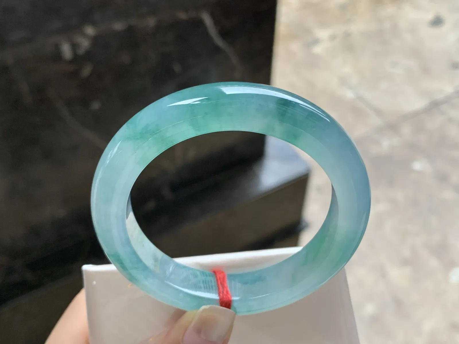 54-11.9-9.3

冰蓝花手镯^_^种水足