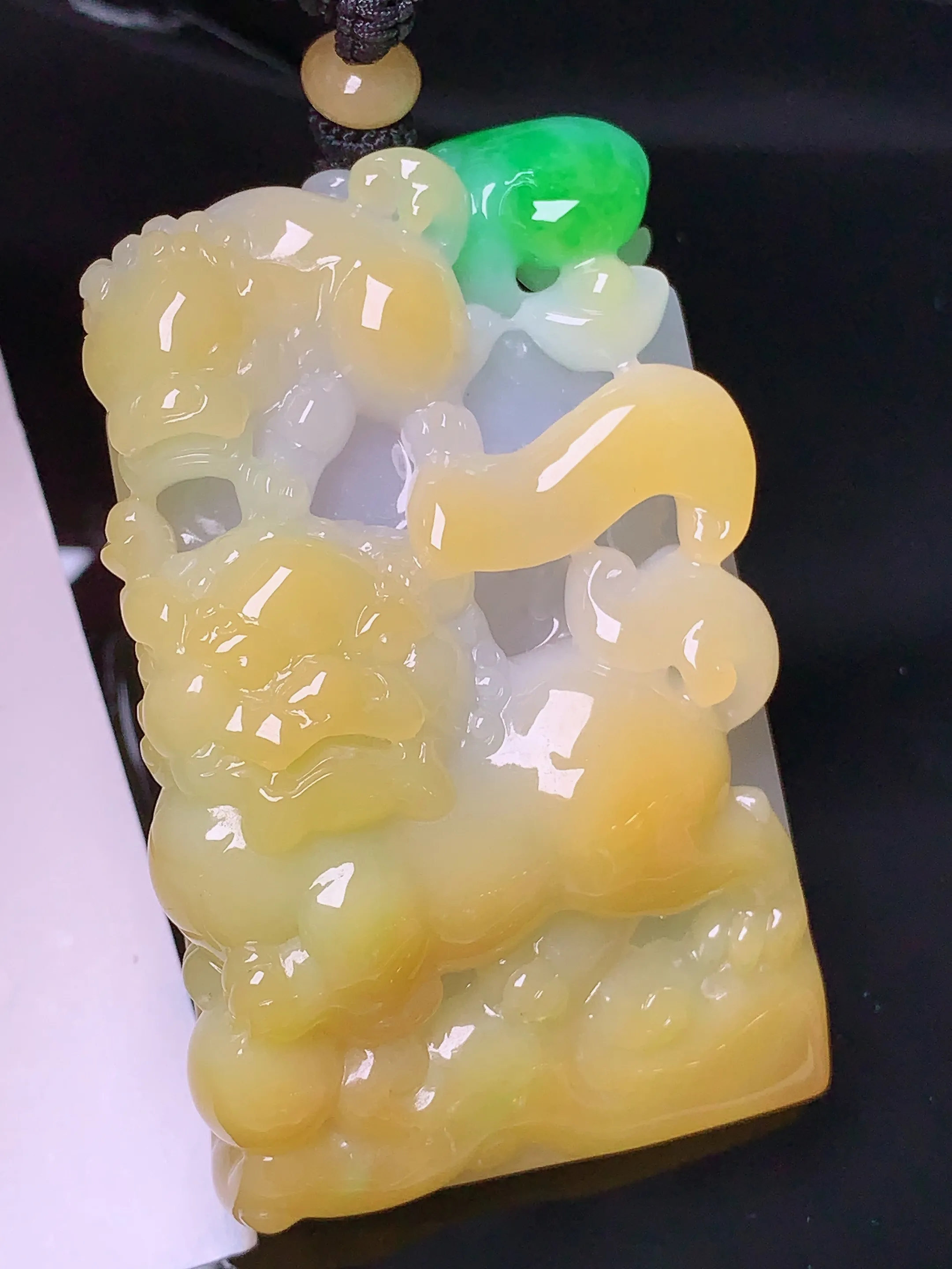 黄翡貔貅吊坠 玉质细腻 色泽清新艳丽 整体尺寸56*36*16.2
