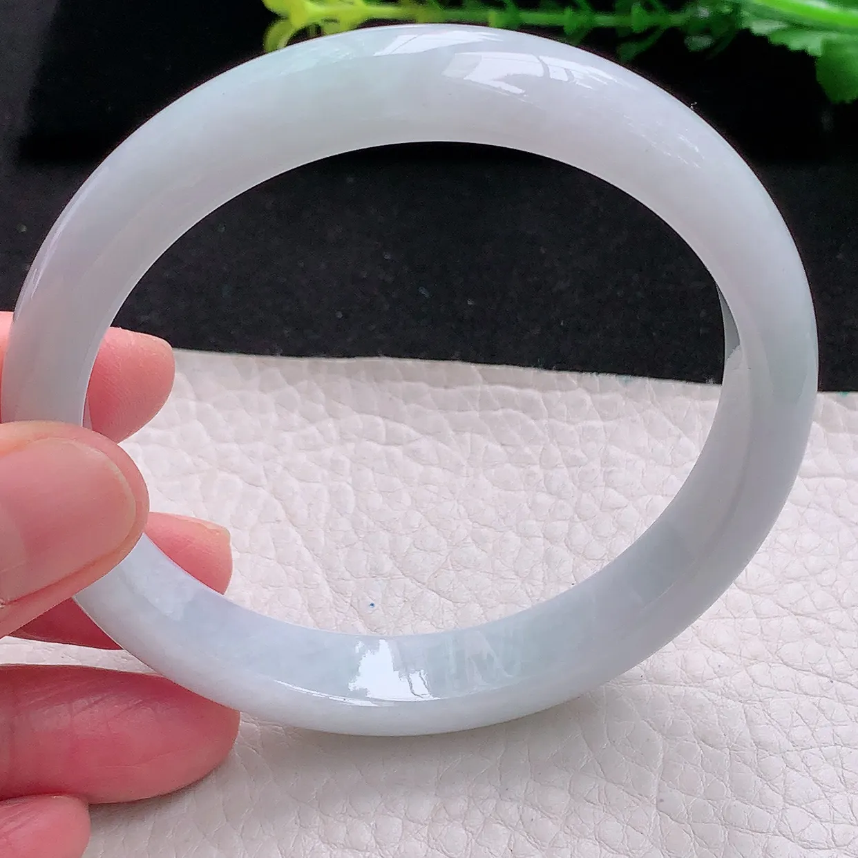 hh大圈口63*12*7.6平安镯 天然缅甸翡翠白月光正圈宽边玉镯子