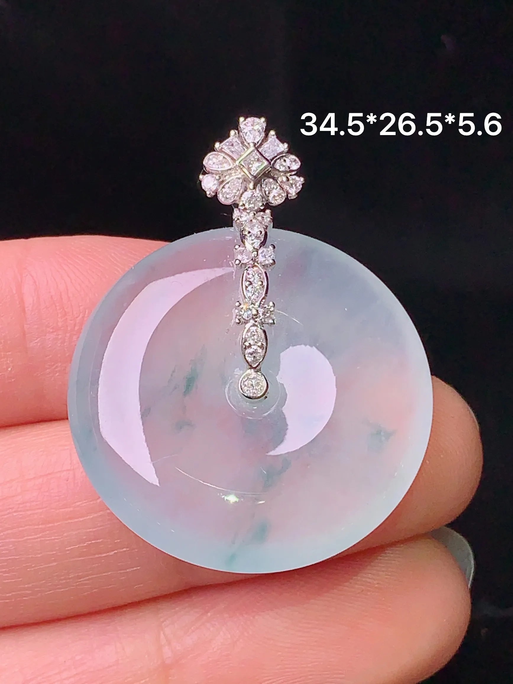 18k金钻镶嵌冰种平安扣吊坠 玉质细腻 色泽清新艳丽 整体尺寸34.5*26.5*5.6