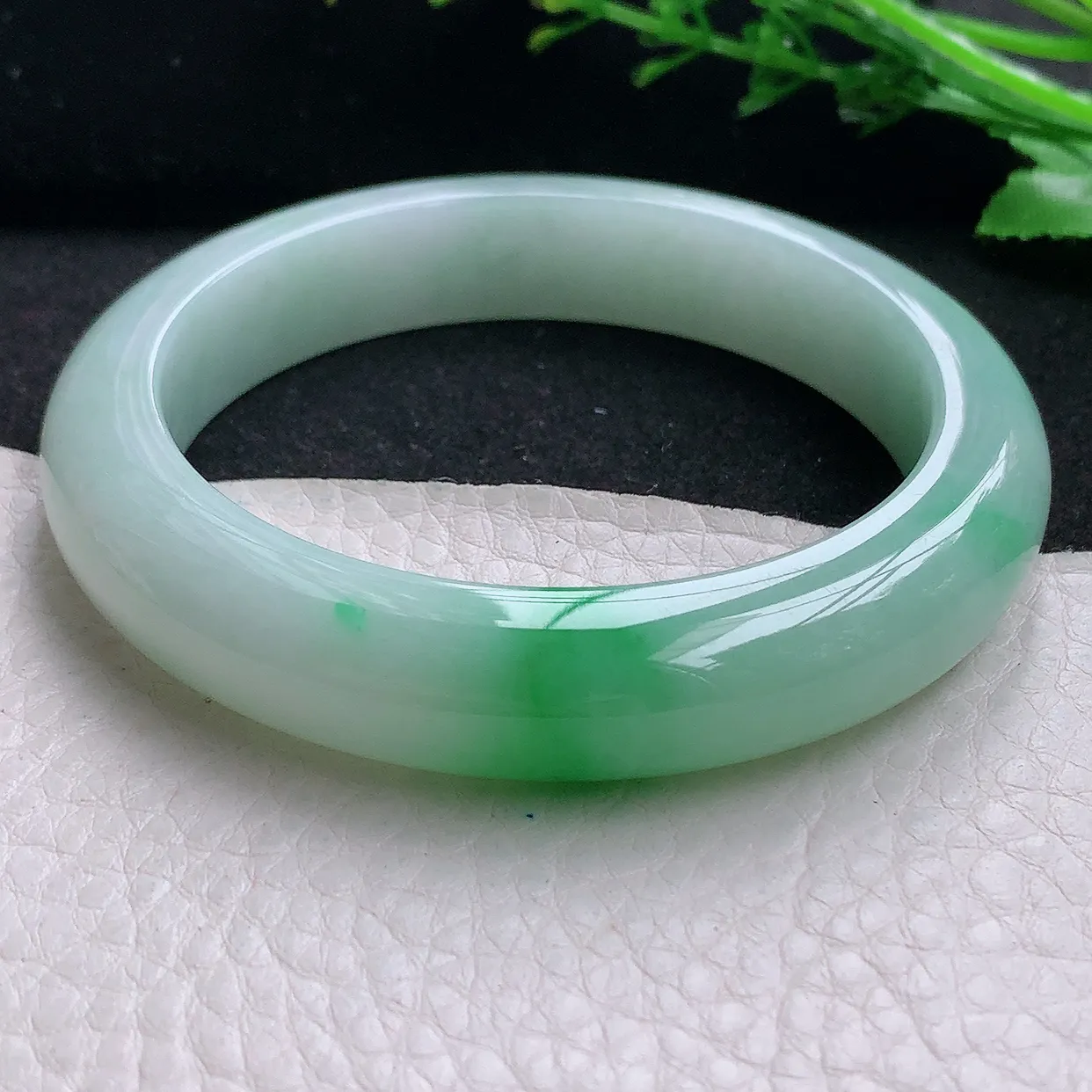 hy自然光58*12.6*9.3平安镯天然缅甸翡翠飘阳绿厚装正圈宽边玉镯子