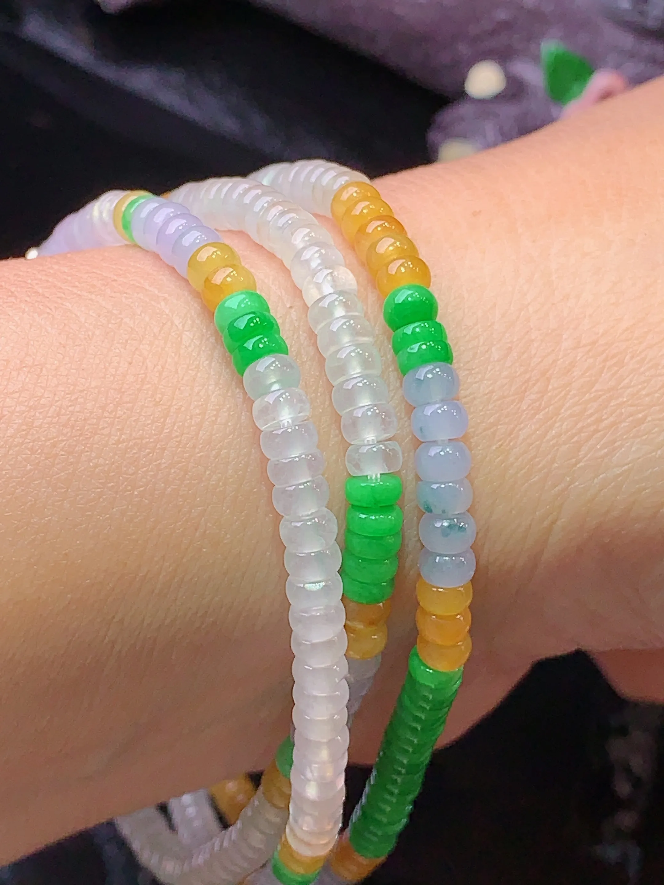 多彩算盘珠项链 玉质细腻 色泽清新艳丽 整体尺寸4*2.3