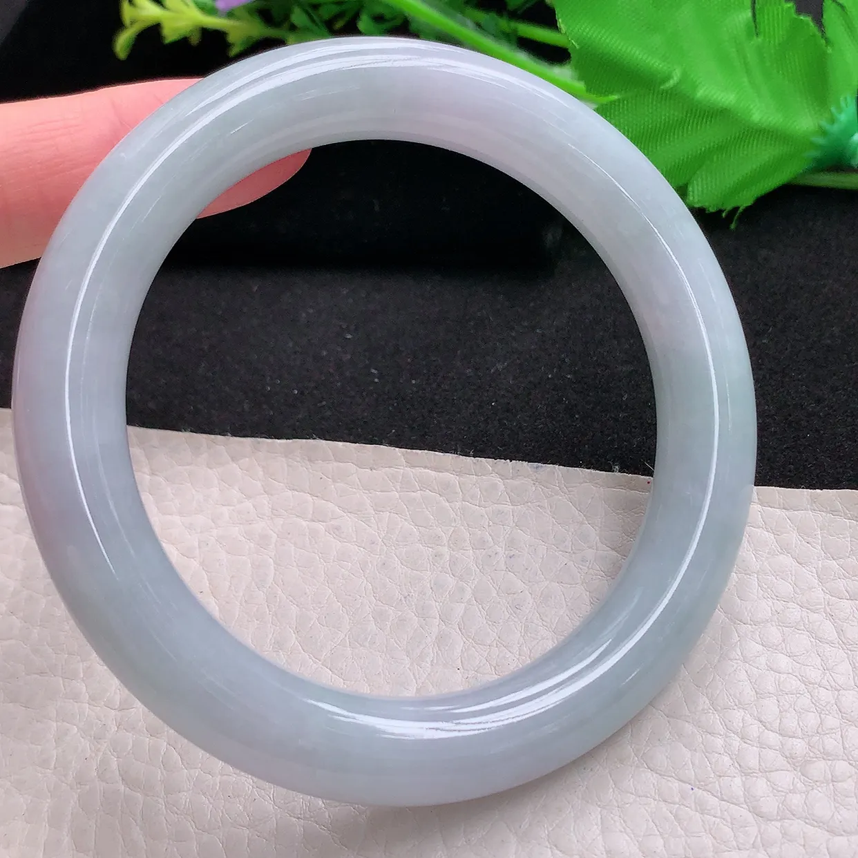 hh大圈口62*11.2*11.2美人镯 天然缅甸翡翠白月光大气圆条玉镯子