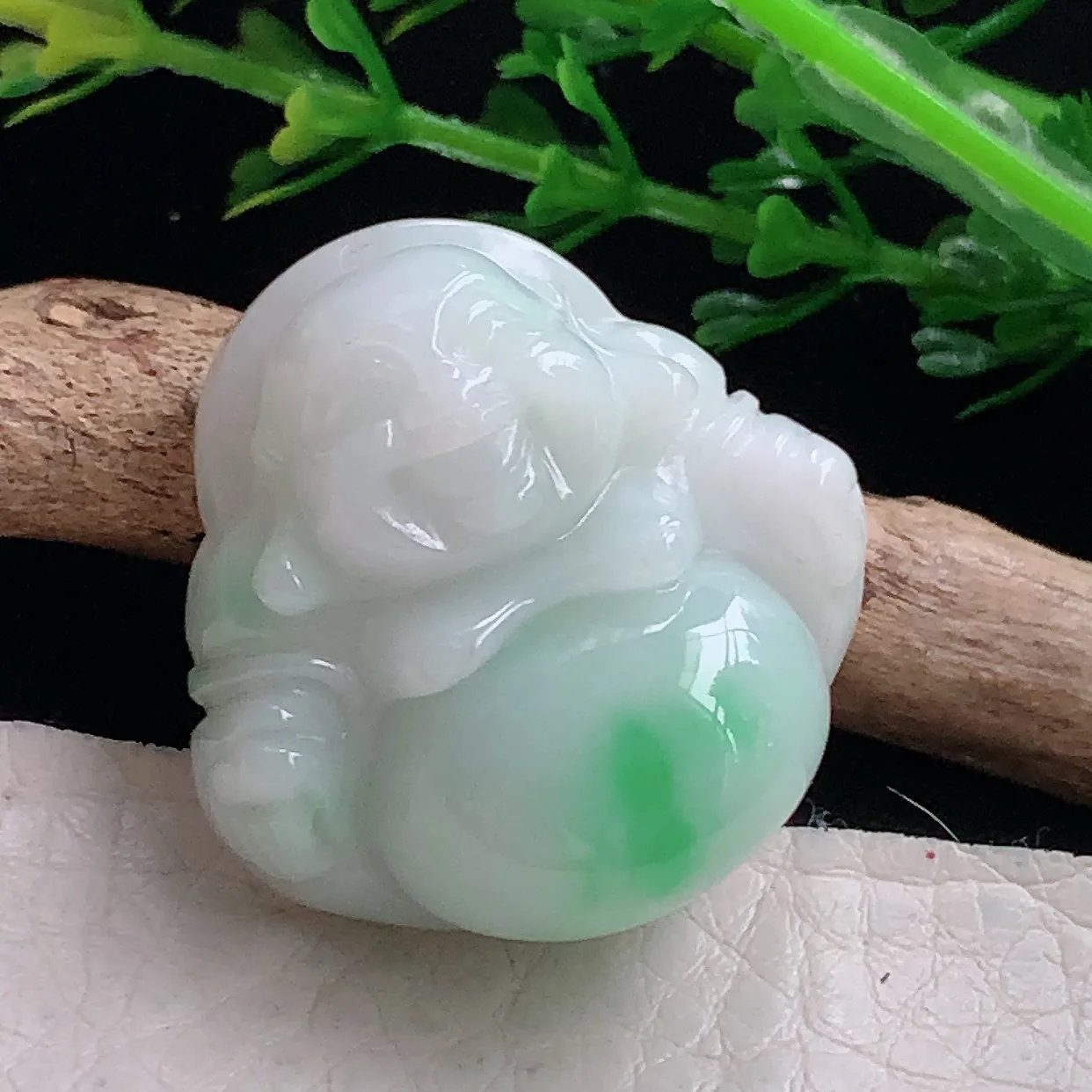 zen自然光27.5*28*12.2天然缅甸翡翠飘绿佛公 开心佛玉吊坠