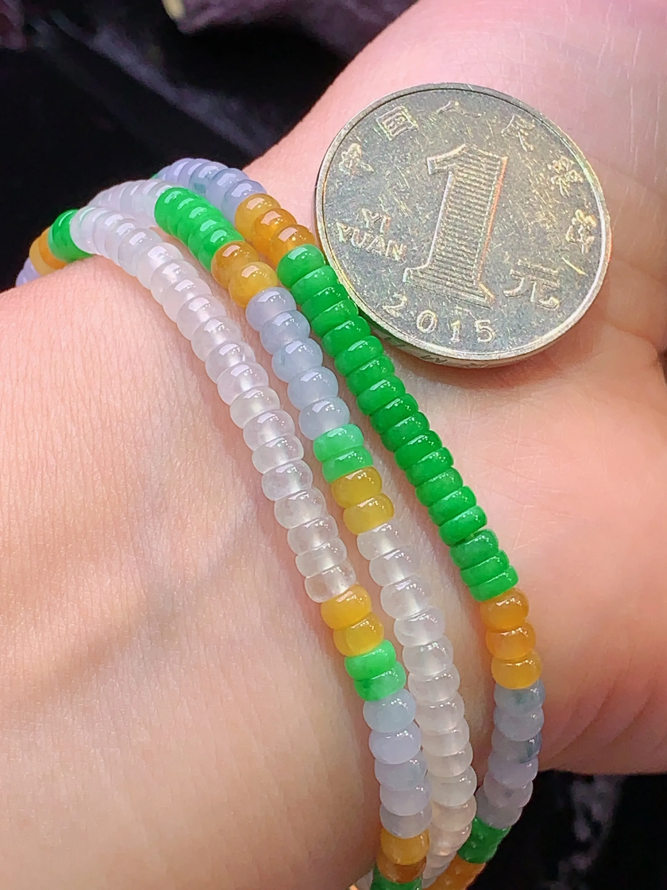 多彩算盘珠项链 玉质细腻 色泽清新艳丽 整体尺寸4*2.3