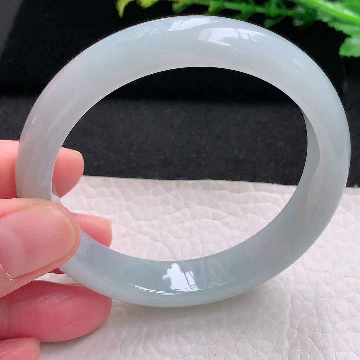 ll自然光57*12.3*7.6平安镯 天然缅甸翡翠a 货白月光宽边玉镯子 玉手环