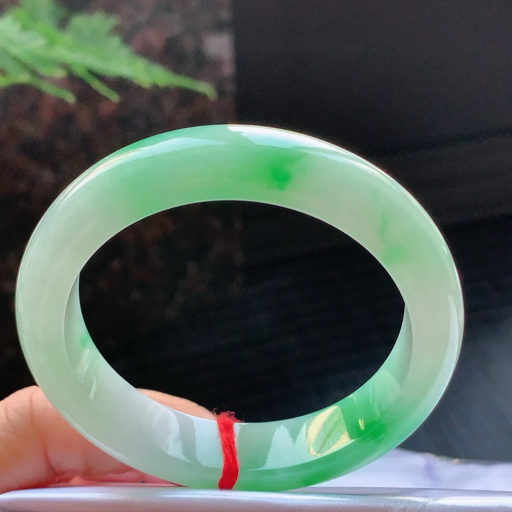 正圈冰阳绿 无瑕 尺寸:54.5/12.9/8.6 色阳