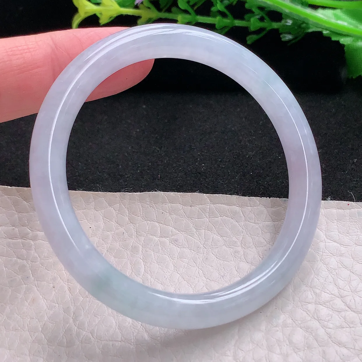 n小圈口51*7.2*7叮当镯 天然缅甸翡翠a 货白月光圆条玉镯子 玉手环