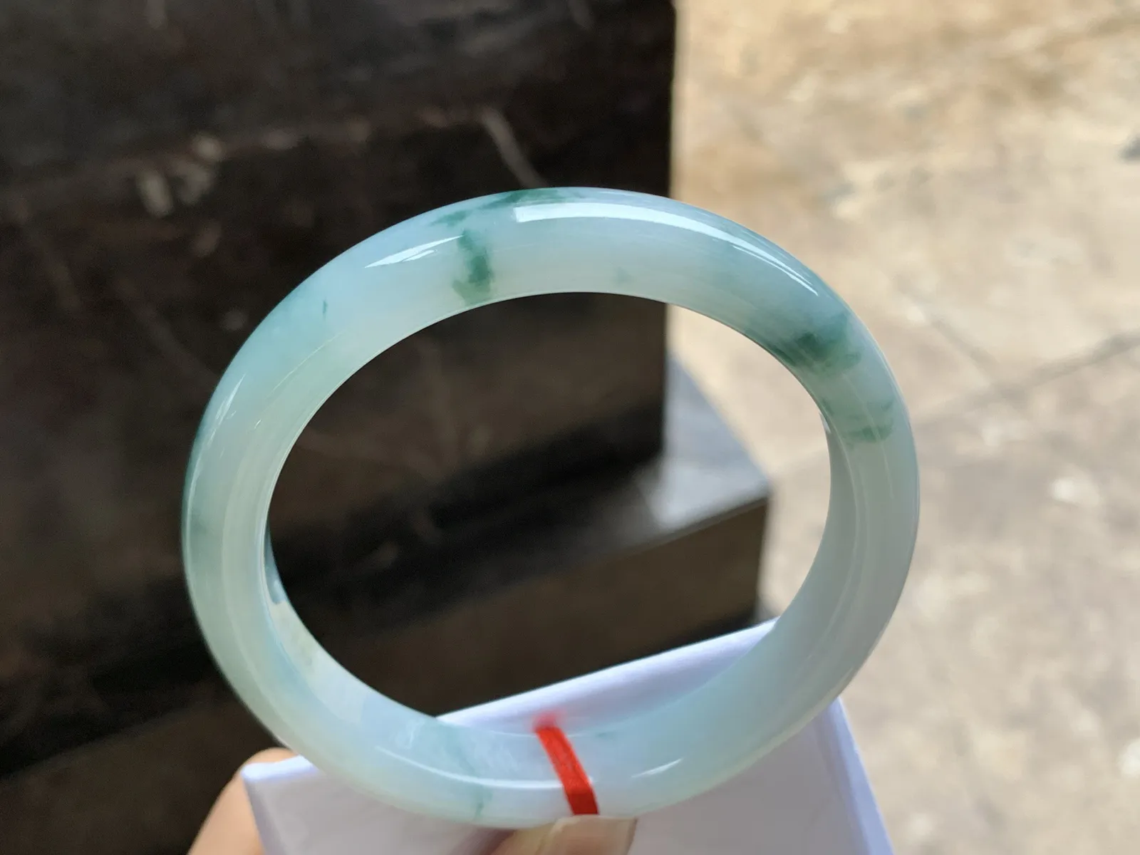 63.5-12.3-8.6

蓝花大圈手镯^_^飘花浓郁