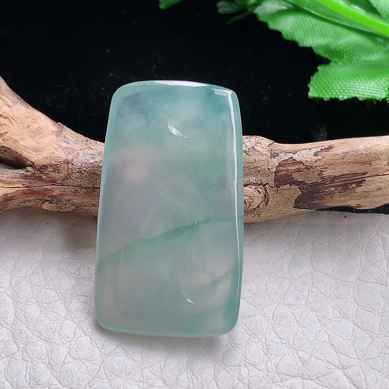 lz自然光33.8*19.5*6.8天然缅甸翡翠冰晴花开见佛玉吊坠 玉挂件