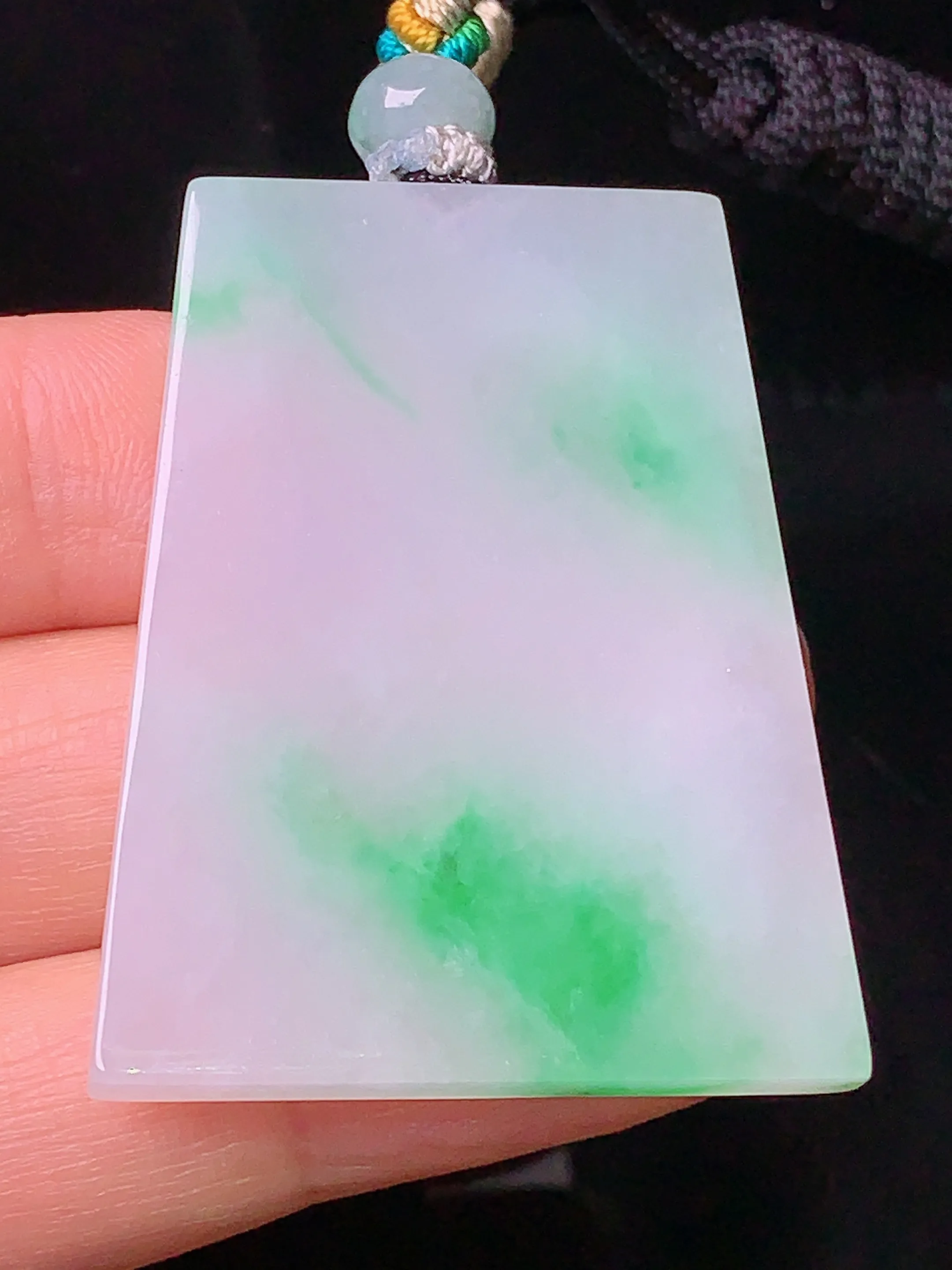 飘绿无事牌吊坠 玉质细腻 色泽清新艳丽 整体尺寸41.8*32.5*3.8