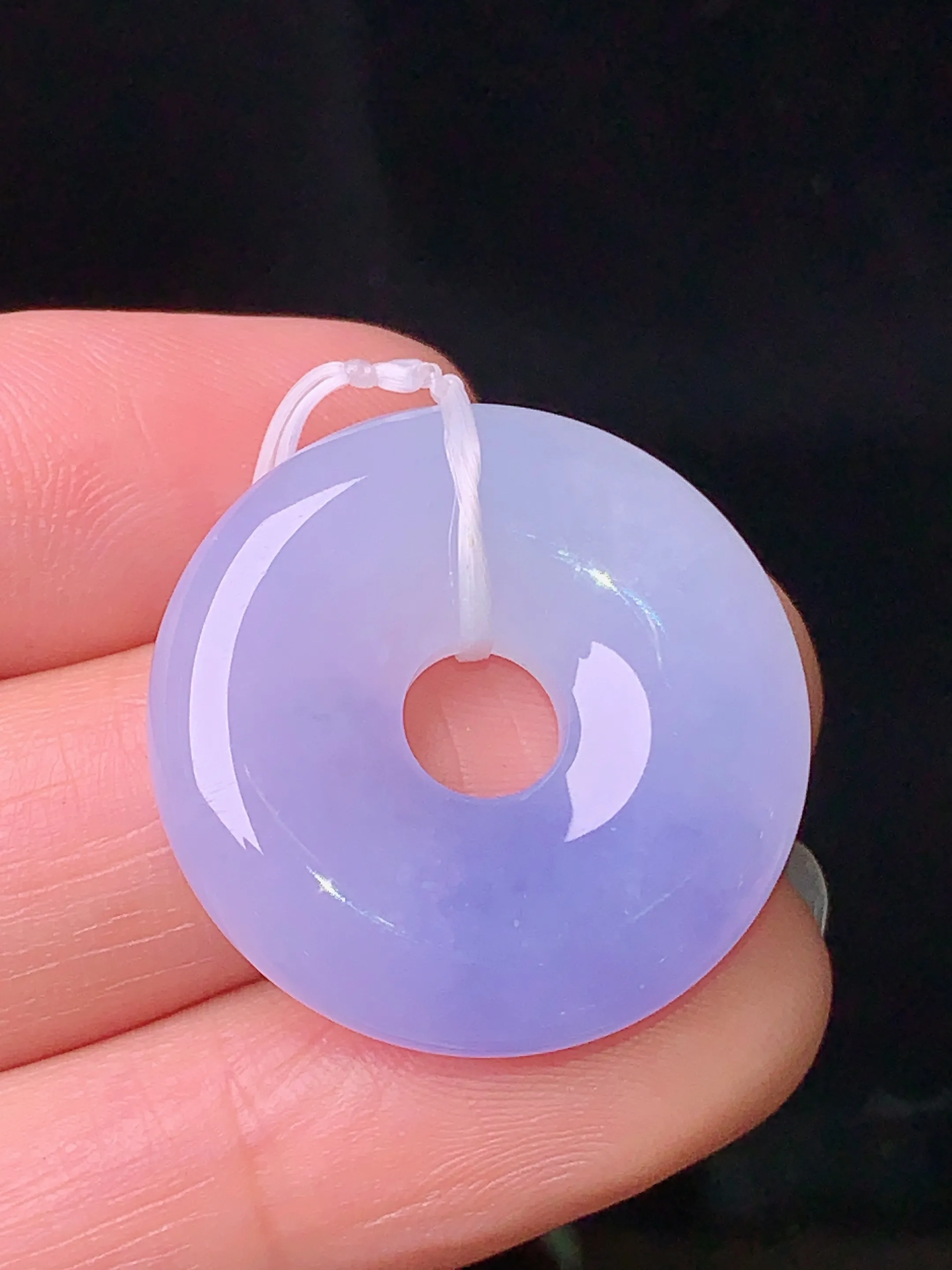 紫罗兰平安环吊坠 玉质细腻 色泽清新艳丽 整体尺寸25.2*5.7