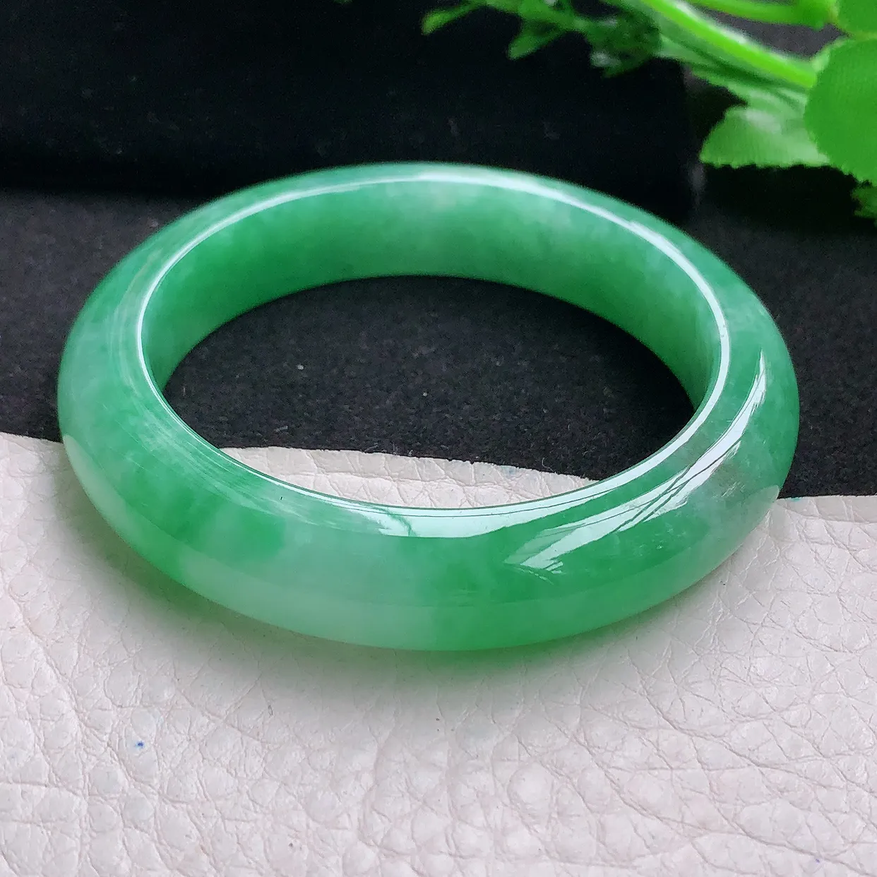 Nc小圈口51*11.5*8.3平安镯 天然缅甸翡翠a 货满绿宽边玉镯子