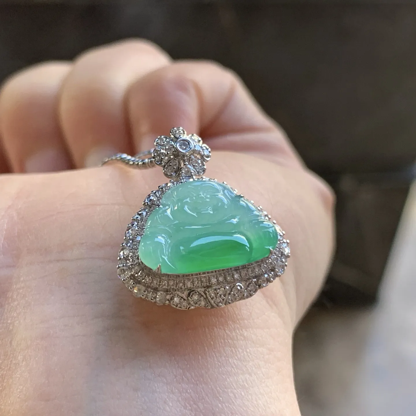 金钻镶嵌飘绿佛公^_^玉质温润