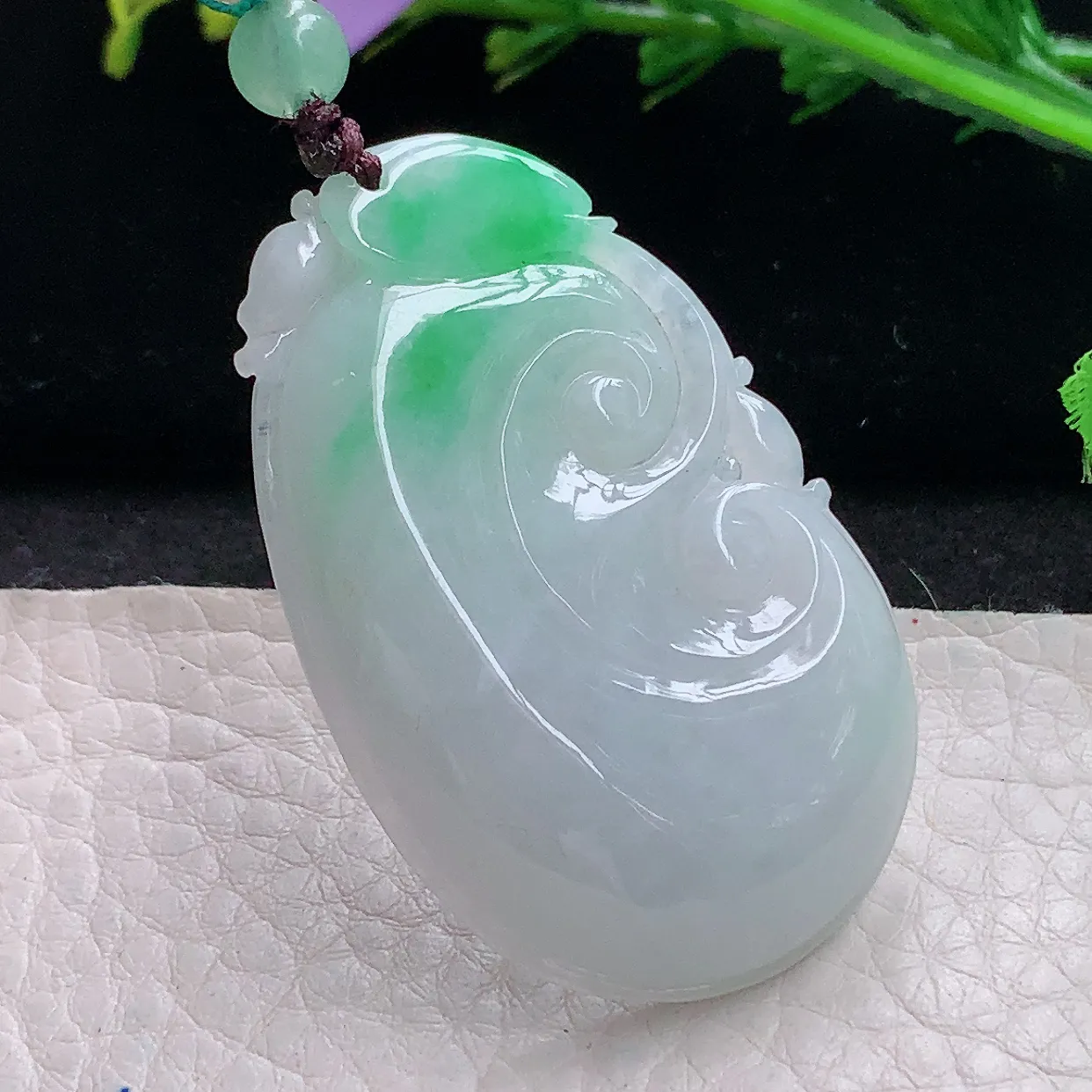 zen自然光48.6*30.6*7.2天然缅甸翡翠飘绿如意 事事顺玉吊坠 毛衣坠