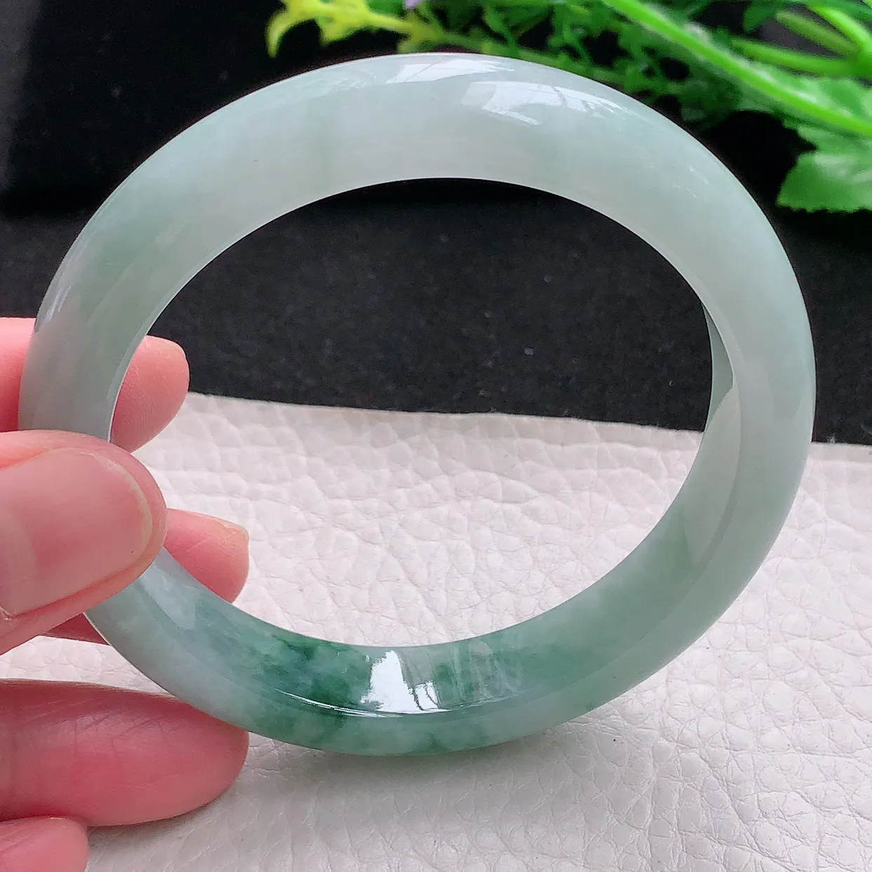 hy自然光58*12*8.5平安镯天然缅甸翡翠冰飘花正圈宽边玉镯子