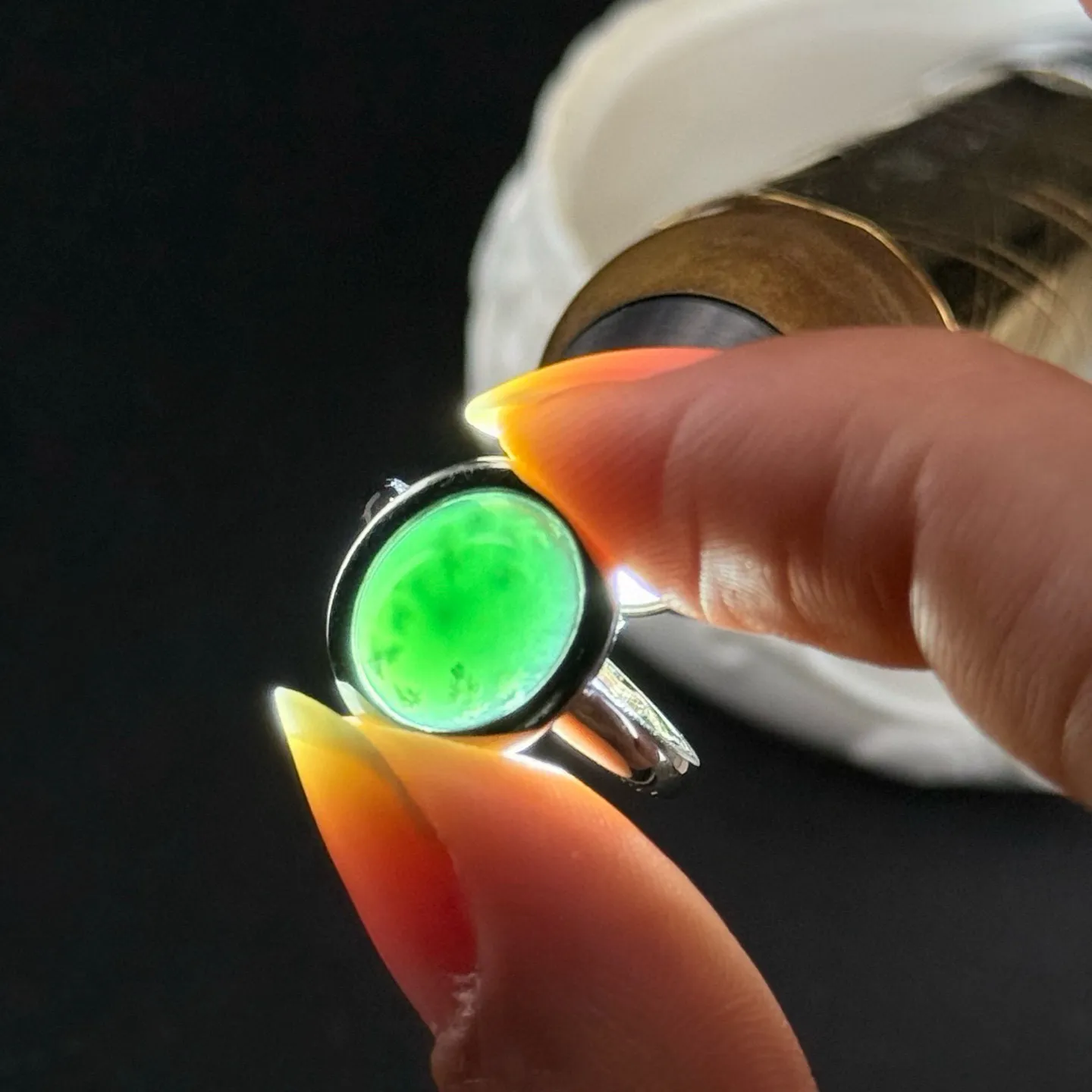 精品18k墨翠白金女戒 种好色正 黑度极好 打灯通透 油性十足 尺寸14