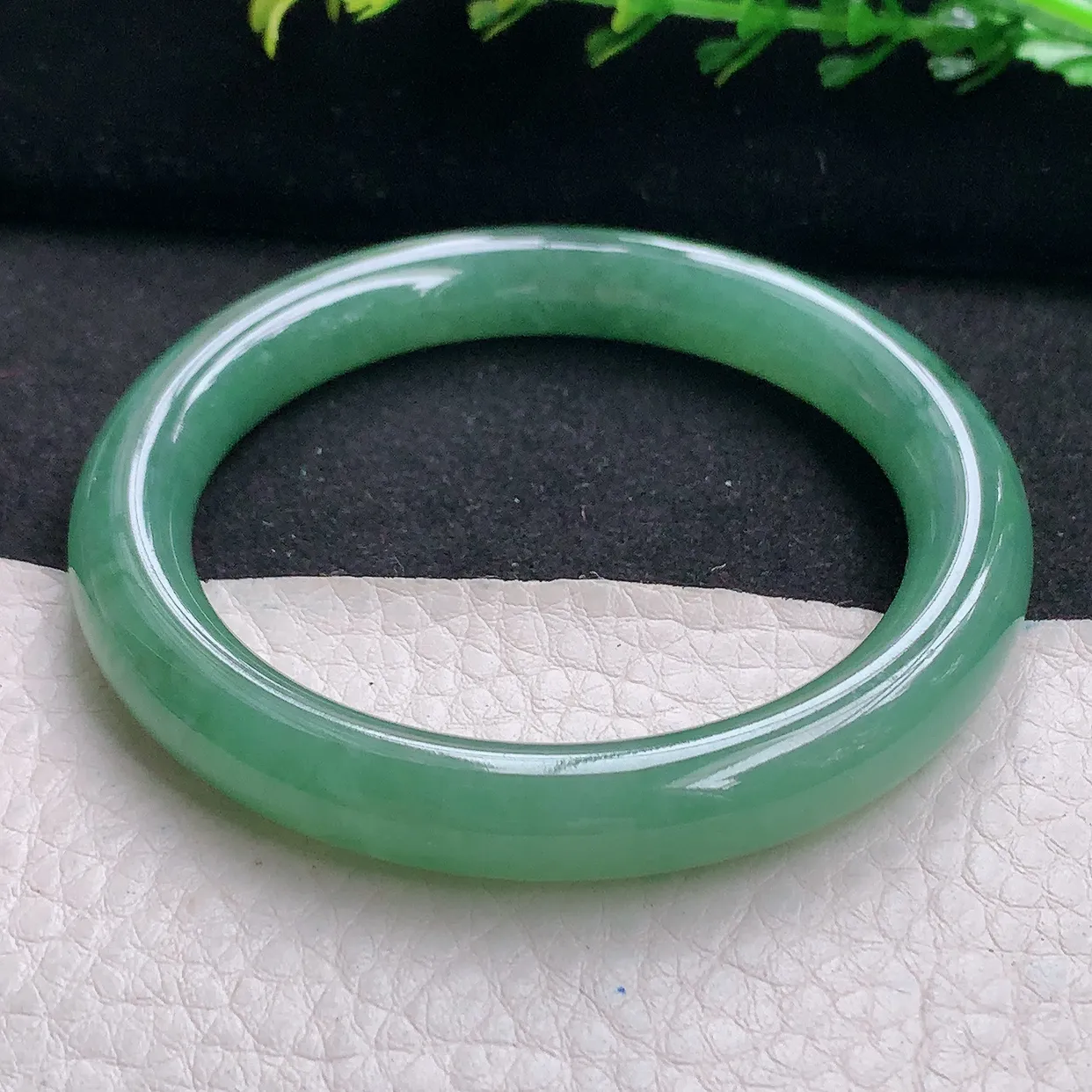 n小圈口52*8.8*8.5叮当镯 天然缅甸翡翠a 货冰胶满绿圆条玉镯子 玉手环