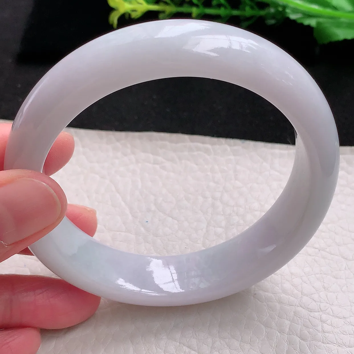 hh大圈口62*16*9轮胎镯 天然缅甸翡翠白月光大气宽边玉镯子