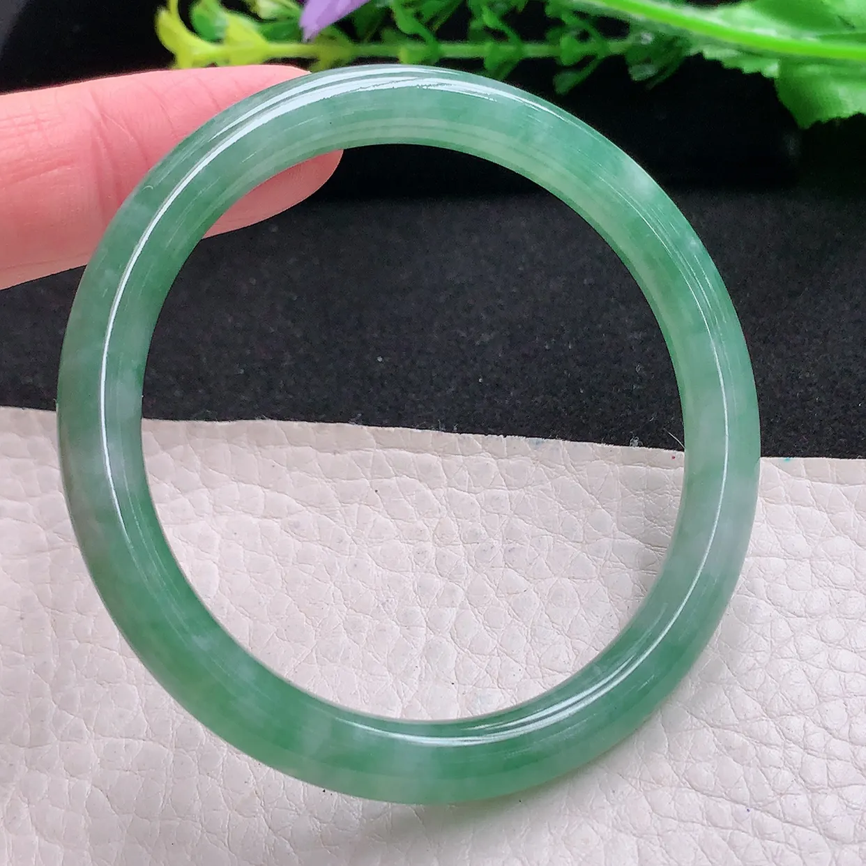 xh小圈口53*7叮当镯 天然缅甸翡翠a货手镯冰飘花秀气圆条玉镯子