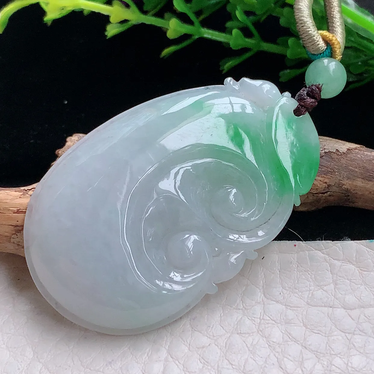 zen自然光48.6*30.6*7.2天然缅甸翡翠飘绿如意 事事顺玉吊坠 毛衣坠