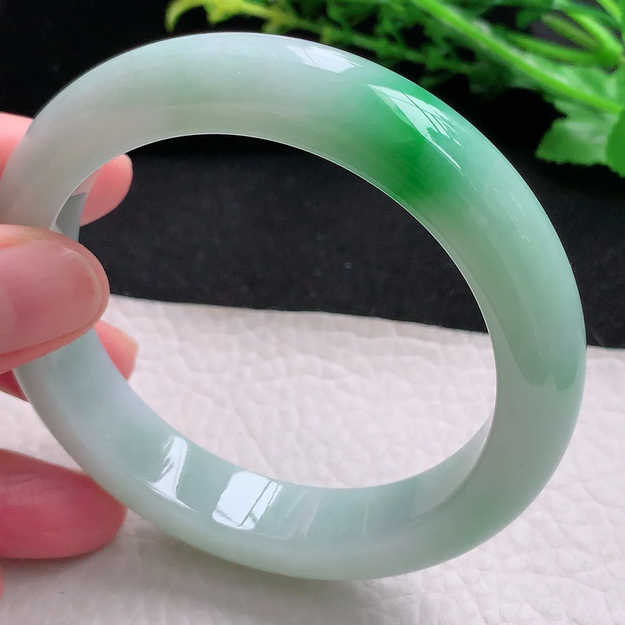 hy自然光58*12.6*9.3平安镯天然缅甸翡翠飘阳绿厚装正圈宽边玉镯子