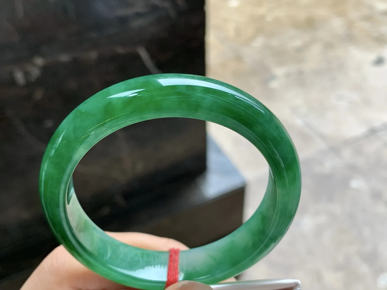 56.5-13.6-8

辣绿色手镯^_^颜色浓郁 鲜艳