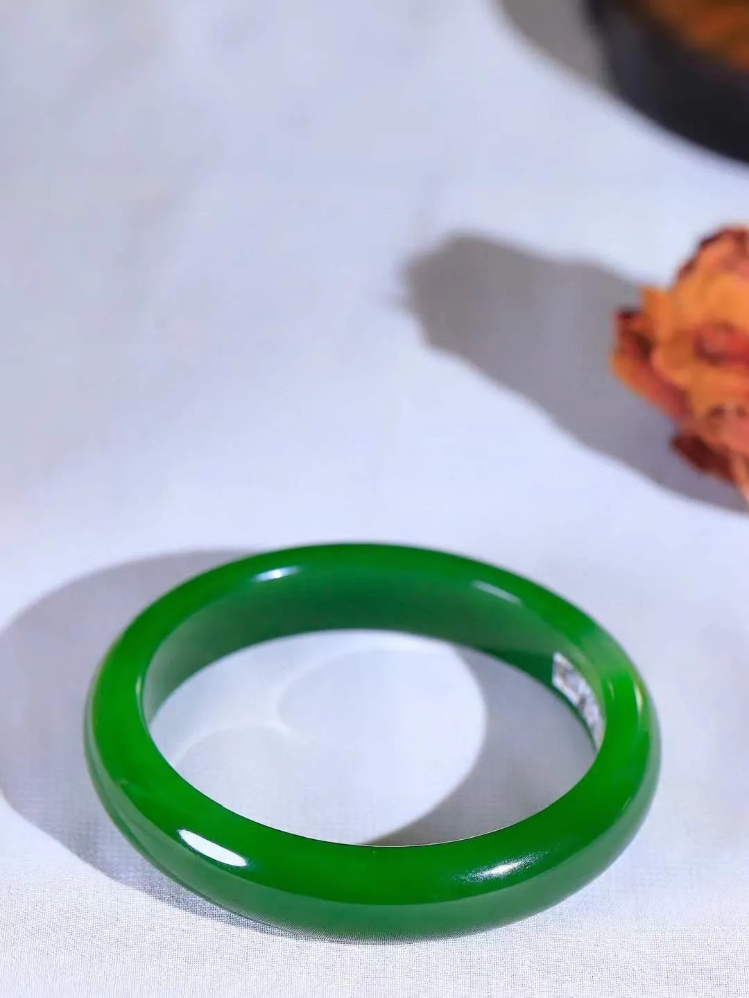 【温润如心.镯】

收藏级臻品️和田玉碧玉手镯，精选上等碧玉料，色泽清透，质地细腻。佩戴它，感受千