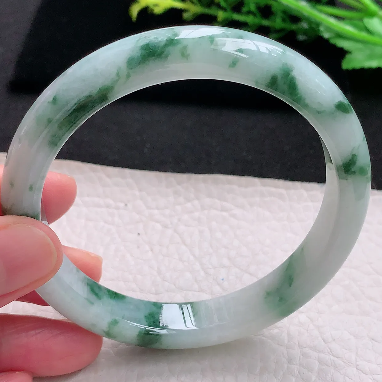 ll大圈口63*12*8.2平安镯 天然缅甸翡翠a 货冰飘花大气宽边玉镯子 玉手环