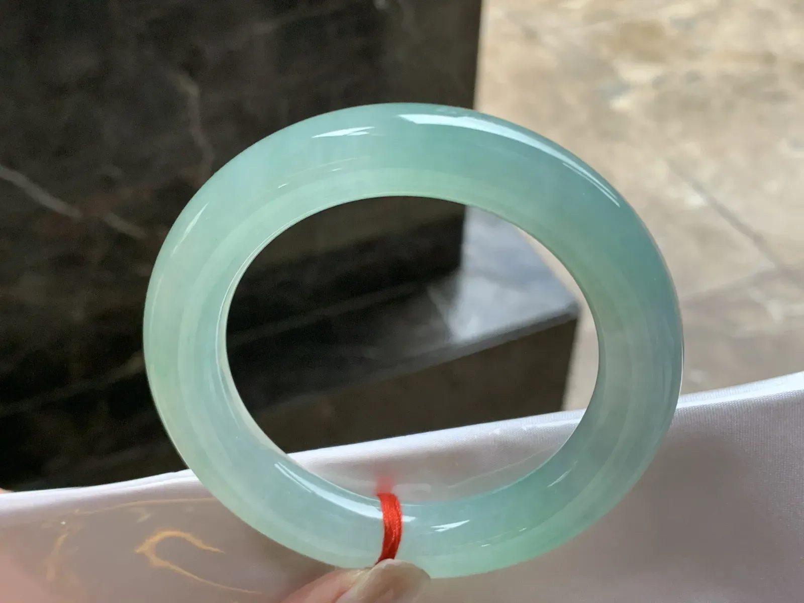 56-12

冰晴绿圆条手镯^_^冰透