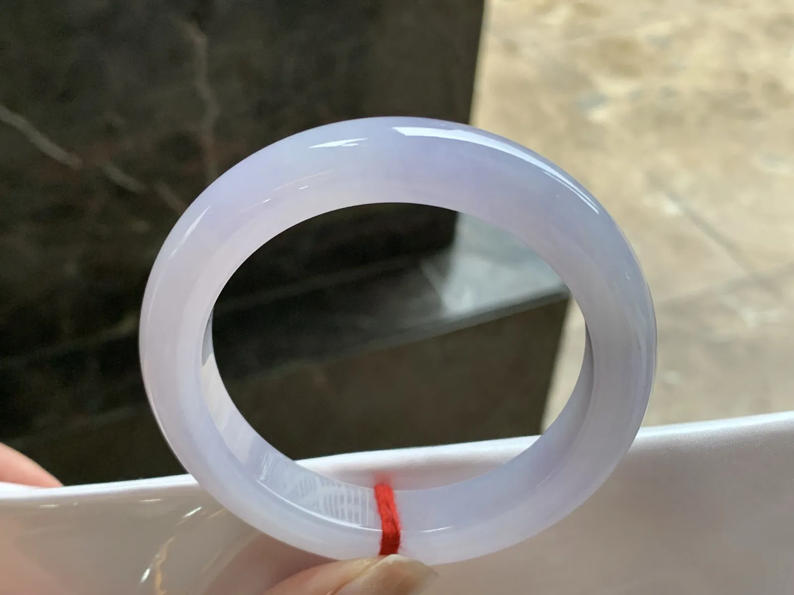 55.5-11.5-9.8

紫罗兰手镯^_^玉质温润