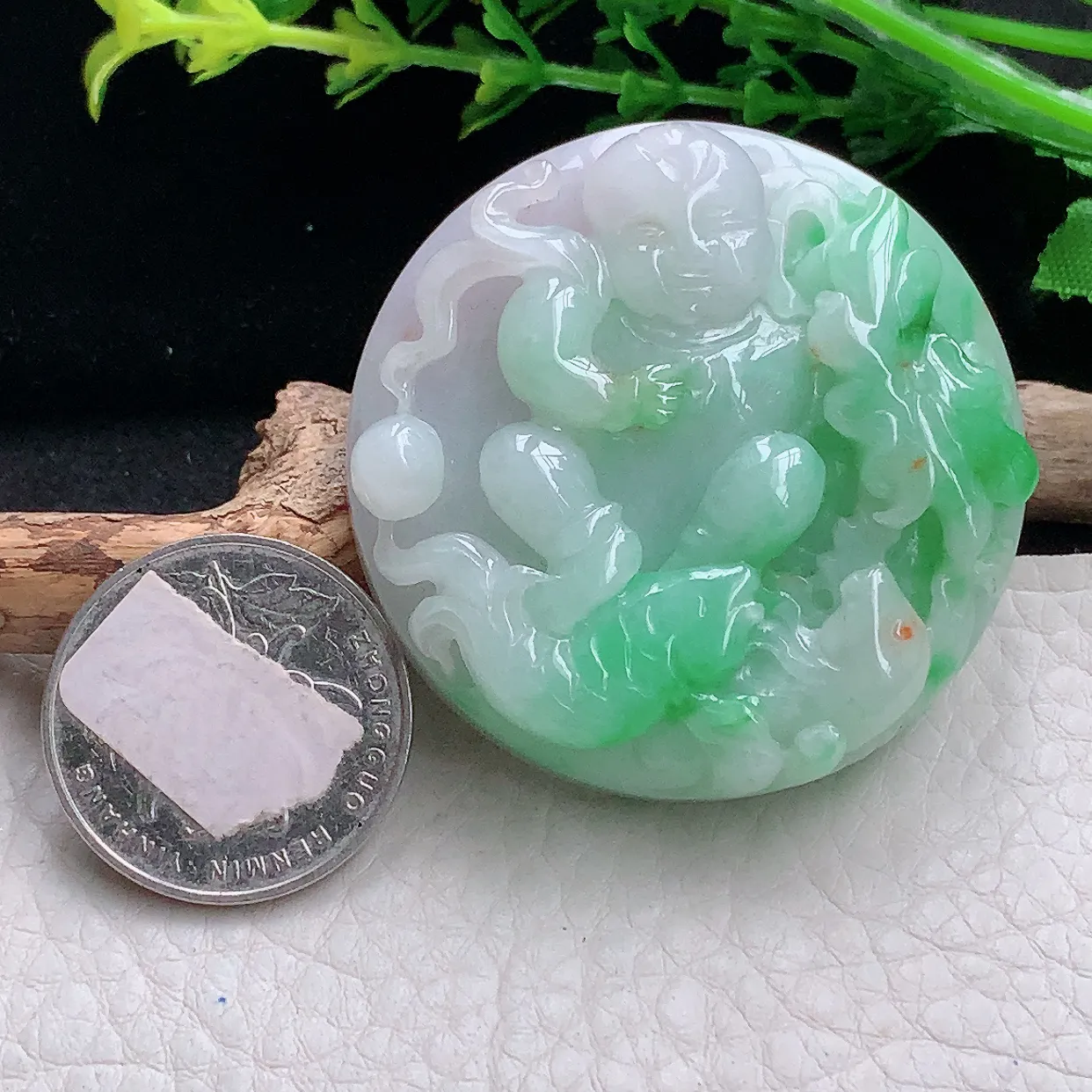 zen自然光47*12.6天然缅甸翡翠飘绿莲年有余 宝宝佛玉吊坠 毛衣坠