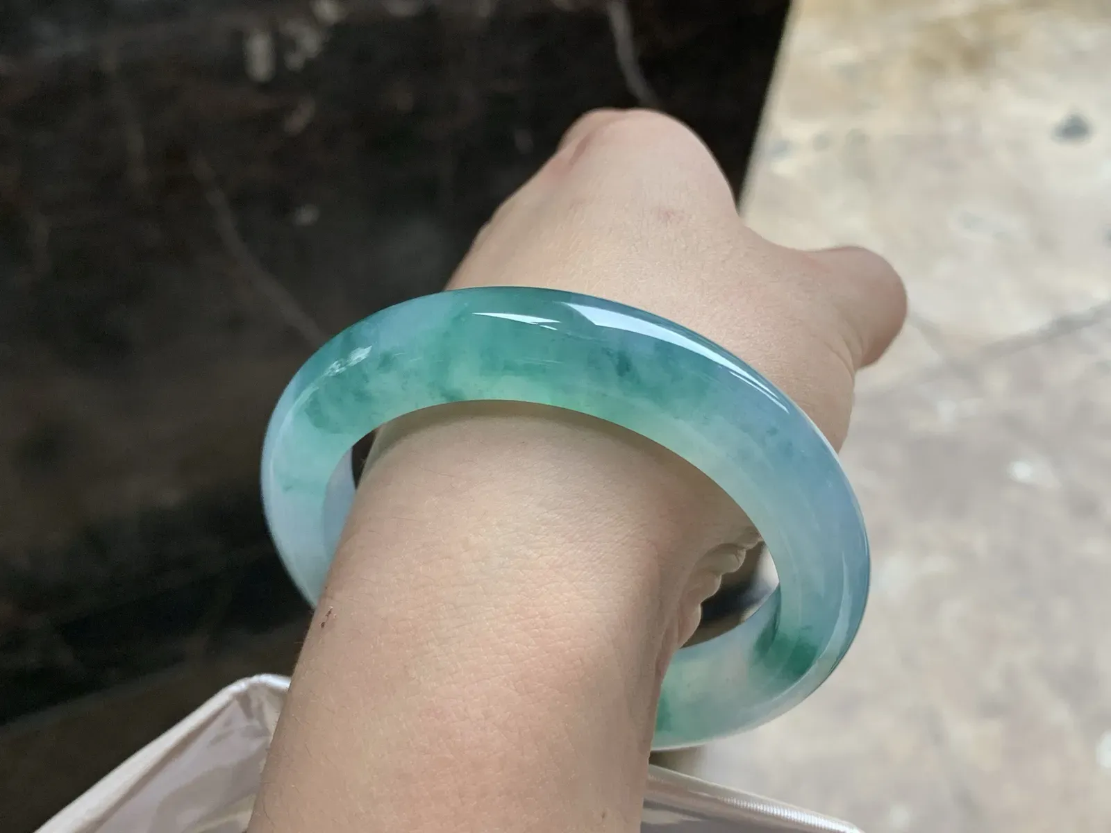 54-11.9-9.3

冰蓝花手镯^_^种水足