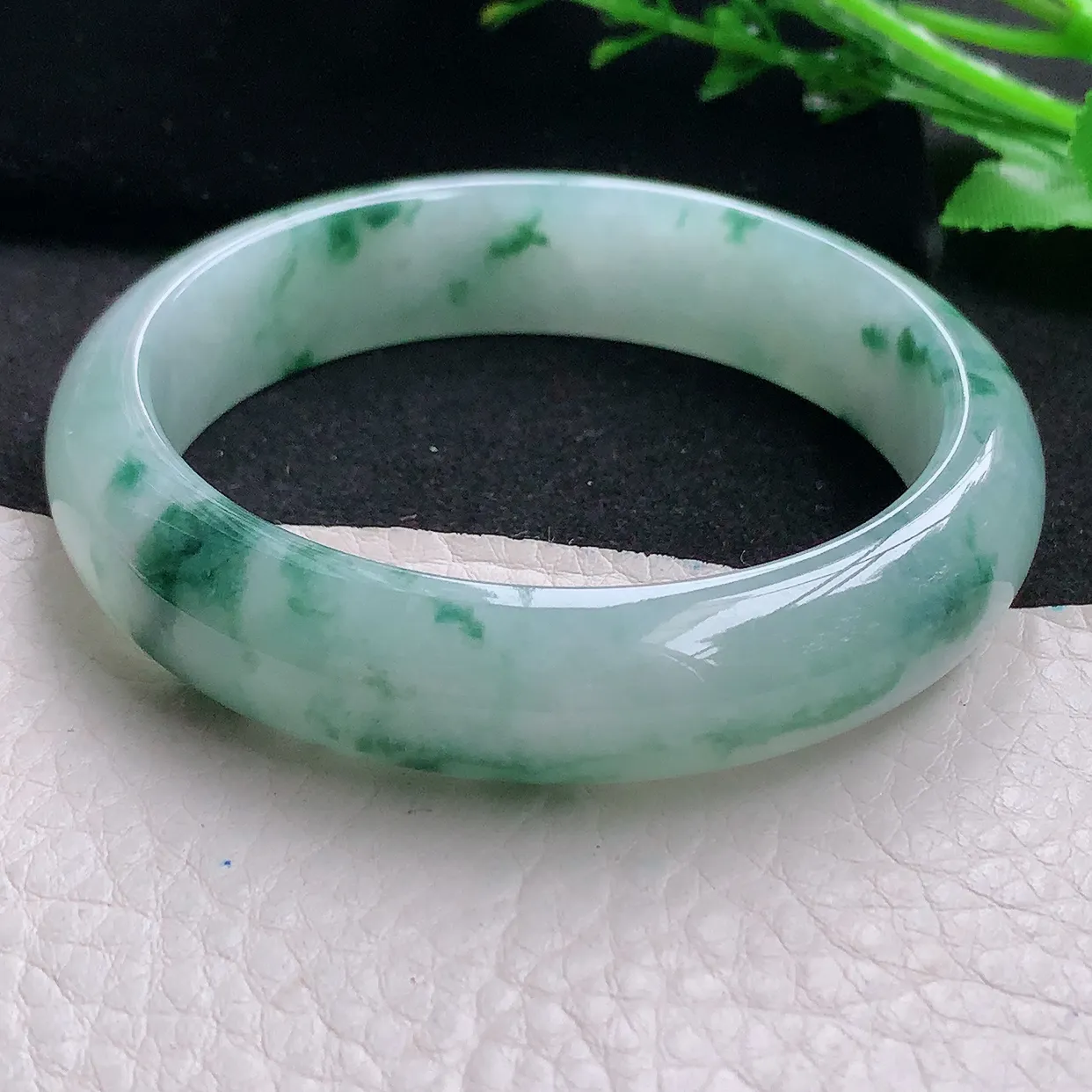 Nc自然光57*13.8*8平安镯 天然缅甸翡翠a 货冰飘花宽边玉镯子