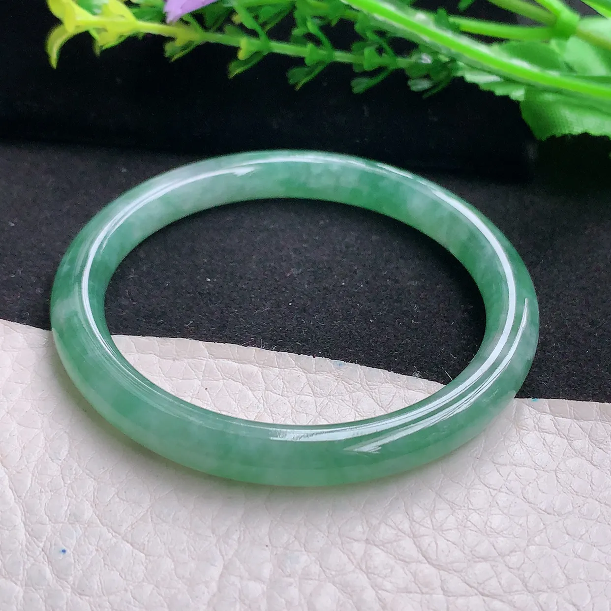 xh小圈口53*7叮当镯 天然缅甸翡翠a货手镯冰飘花秀气圆条玉镯子