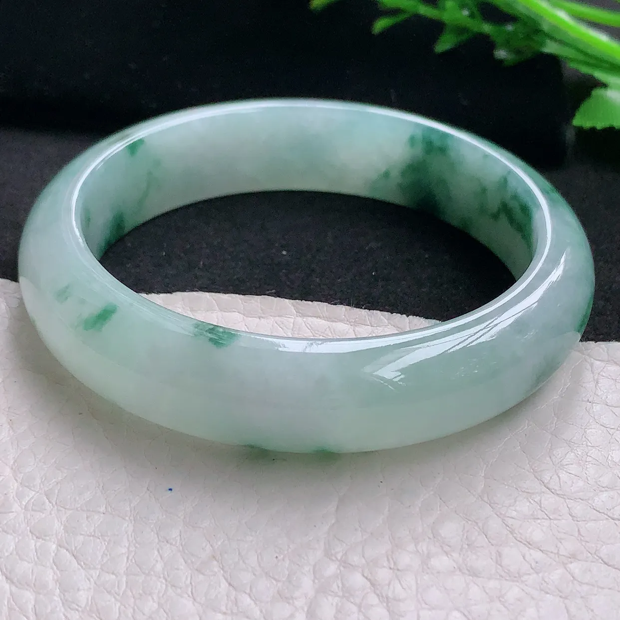 Nc自然光57*13.8*8平安镯 天然缅甸翡翠a 货冰飘花宽边玉镯子