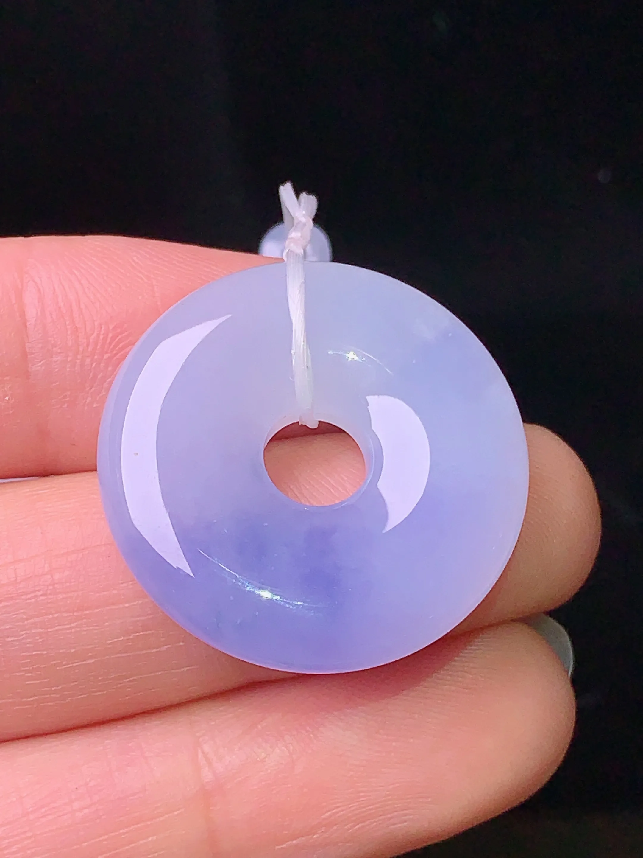 紫罗兰平安环吊坠 玉质细腻 色泽清新艳丽 整体尺寸25.2*5.7