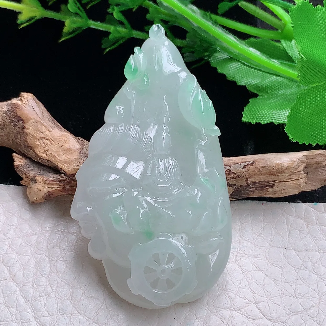 lz自然光58.8*33.5*11天然缅甸翡翠飘绿随形普度众生玉吊坠 玉挂件