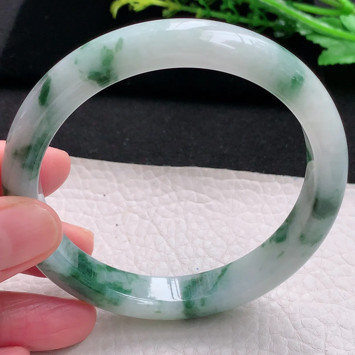 ll大圈口63*12*8.2平安镯 天然缅甸翡翠a 货冰飘花大气宽边玉镯子 玉手环