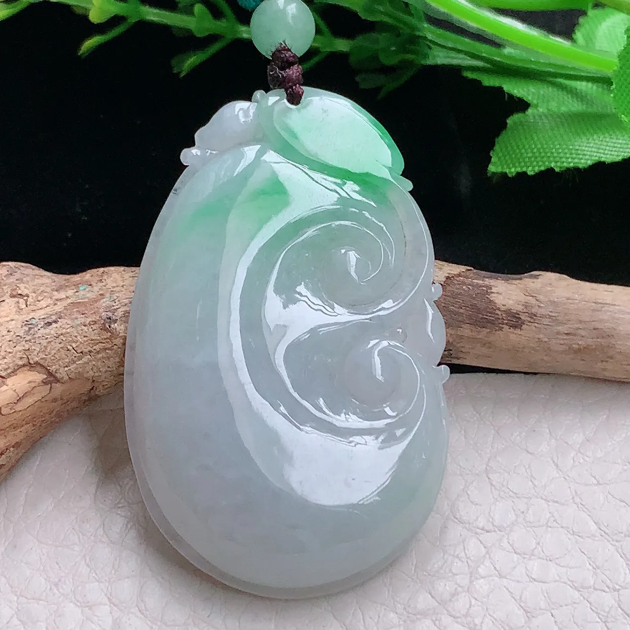 zen自然光48.6*30.6*7.2天然缅甸翡翠飘绿如意 事事顺玉吊坠 毛衣坠