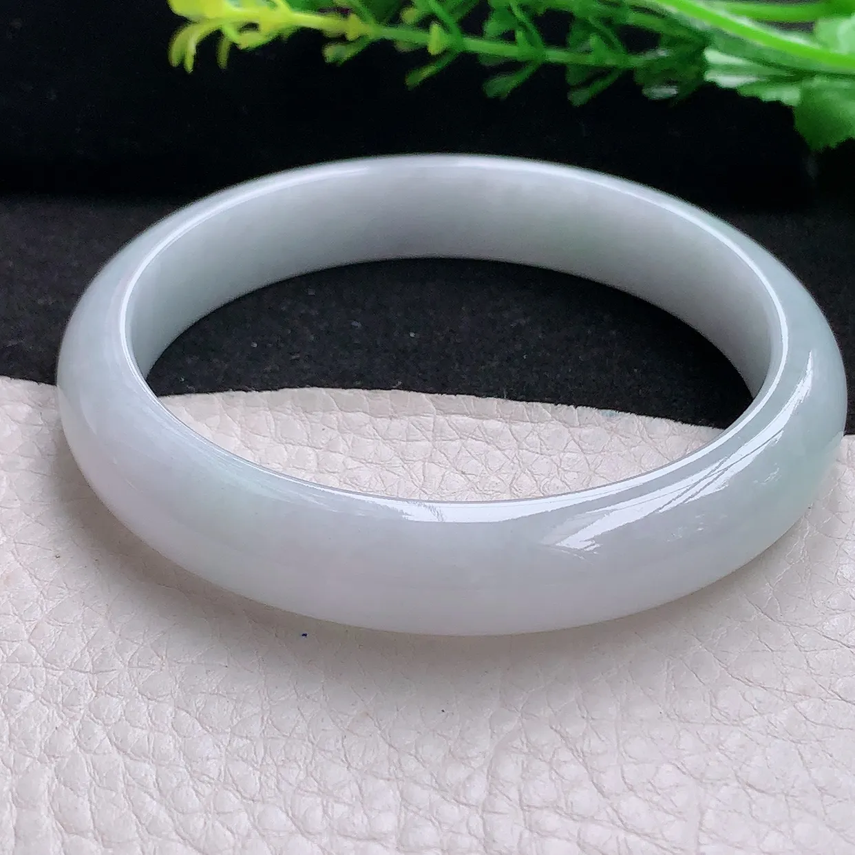 hh大圈口63*12*7.6平安镯 天然缅甸翡翠白月光正圈宽边玉镯子